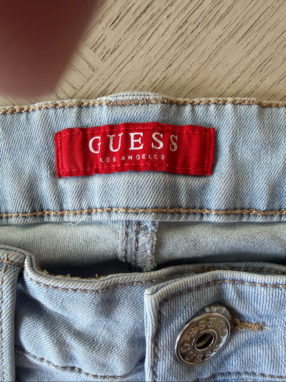Guess Light Blue Distressed Denim Jeans with Red Logo - Picture 2 of 6